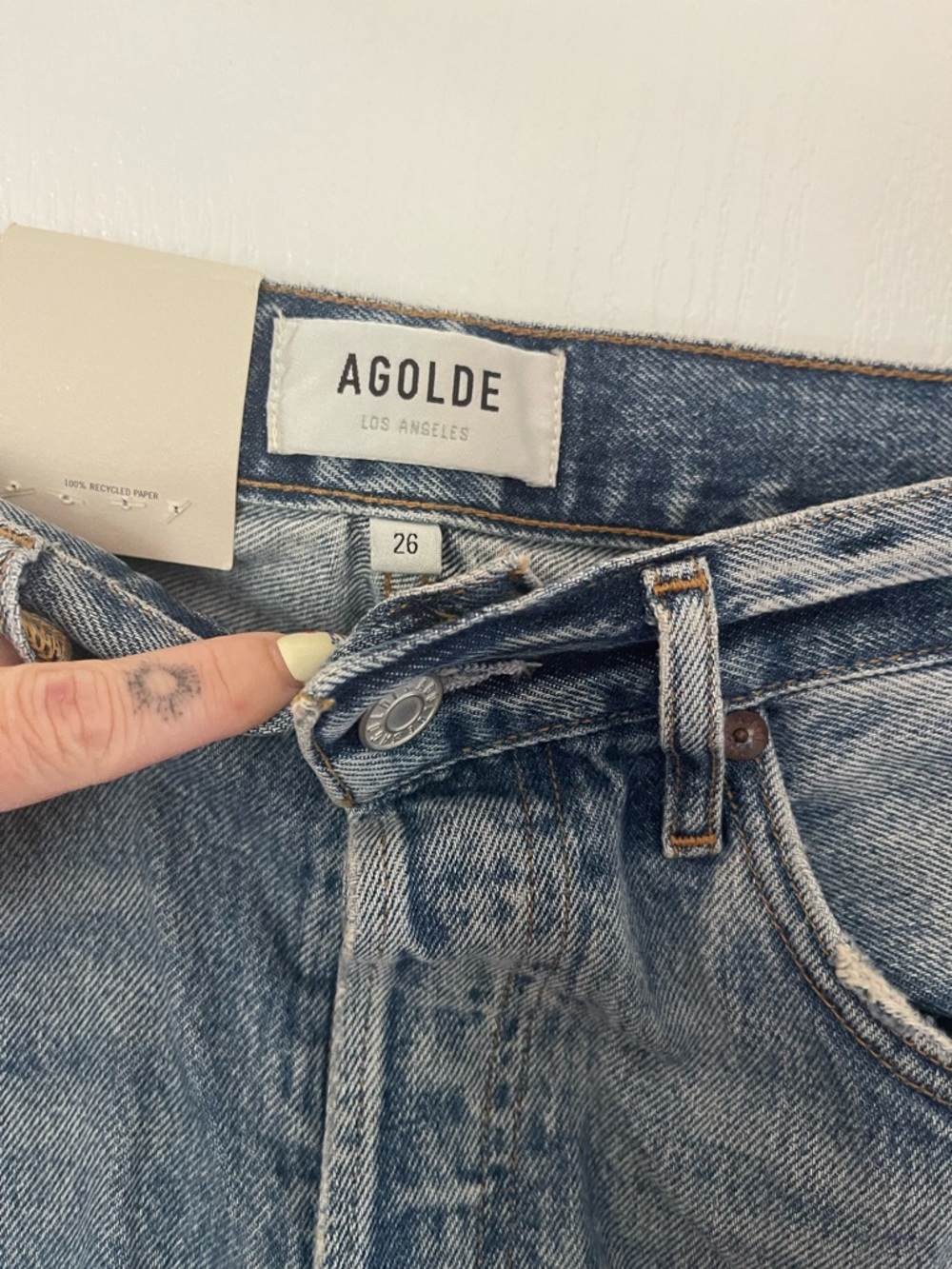 AGOLDE ISOLATE 90’s fit  Distressed Straight-Leg Jeans - Picture 2 of 12